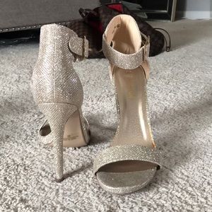 Gold glitter heel